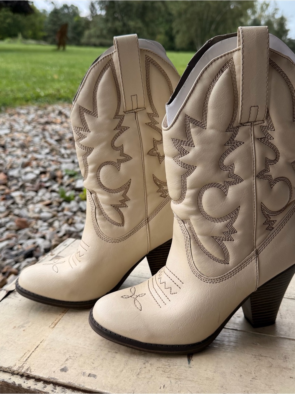 Faith Ivory Western Cowboy Boots | US 7 | Embroidered Mid-Calf